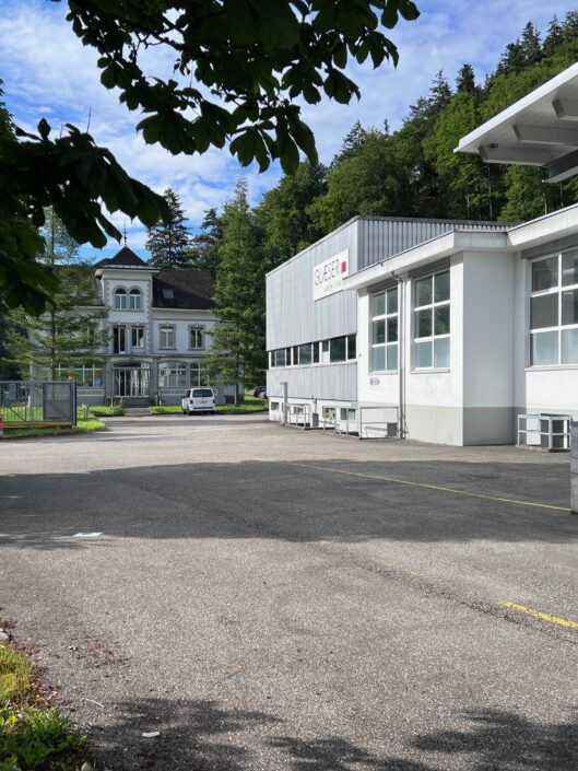 GLAESER Mümliswil AG - Ladenbau-Innenausbau-Möbelbau